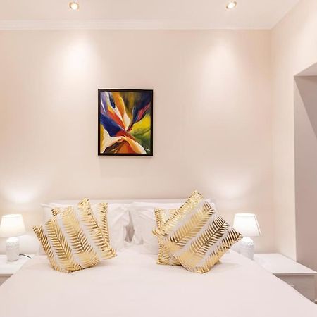 One Of A Kind, Seafront Property In St Georges Bay By 360 Estates San Ġiljan Extérieur photo