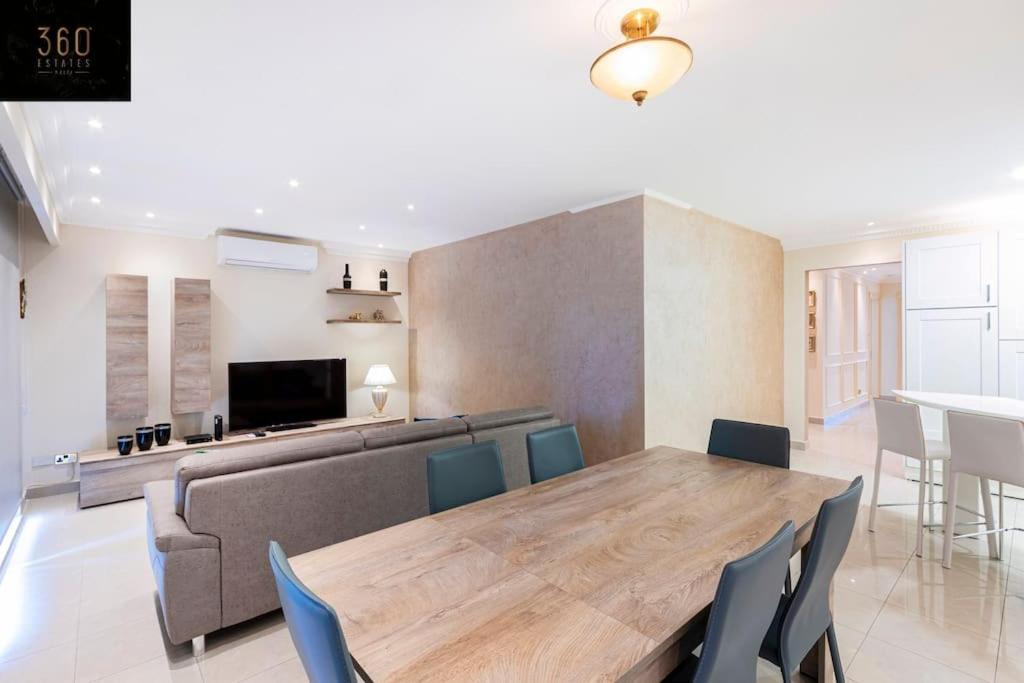 One Of A Kind, Seafront Property In St Georges Bay By 360 Estates San Ġiljan Extérieur photo