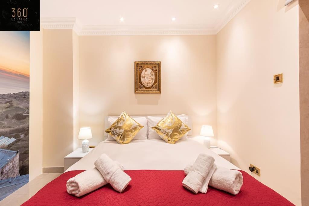 One Of A Kind, Seafront Property In St Georges Bay By 360 Estates San Ġiljan Extérieur photo