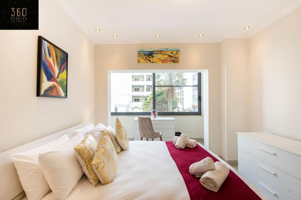 One Of A Kind, Seafront Property In St Georges Bay By 360 Estates San Ġiljan Extérieur photo