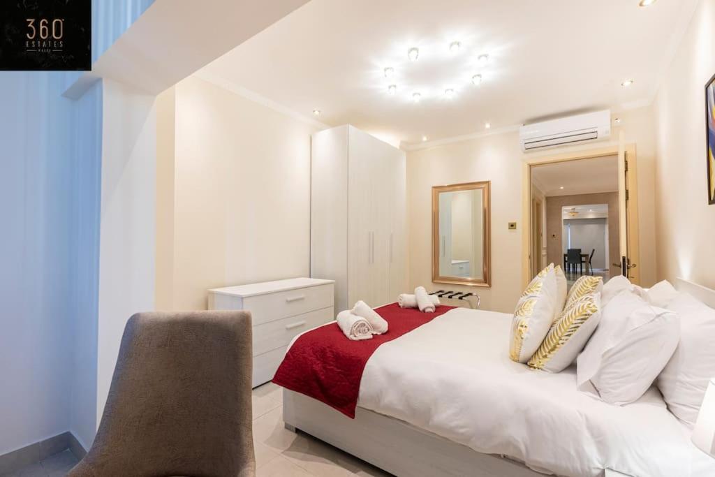 One Of A Kind, Seafront Property In St Georges Bay By 360 Estates San Ġiljan Extérieur photo